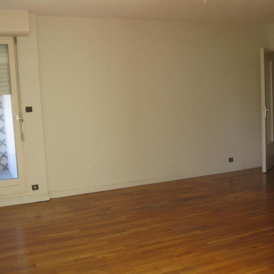  Annonces AIN RHONE : Appartement | MACON (71000) | 52 m2 | 530 € 