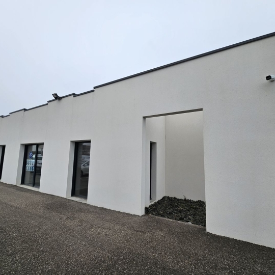 Annonces AIN RHONE : Commercial | CHATILLON-SUR-CHALARONNE (01400) | 18.00m2 | 350 € 