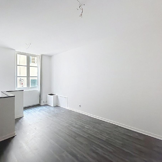  Annonces AIN RHONE : Local / Bureau | MACON (71000) | 100 m2 | 795 &euro; 