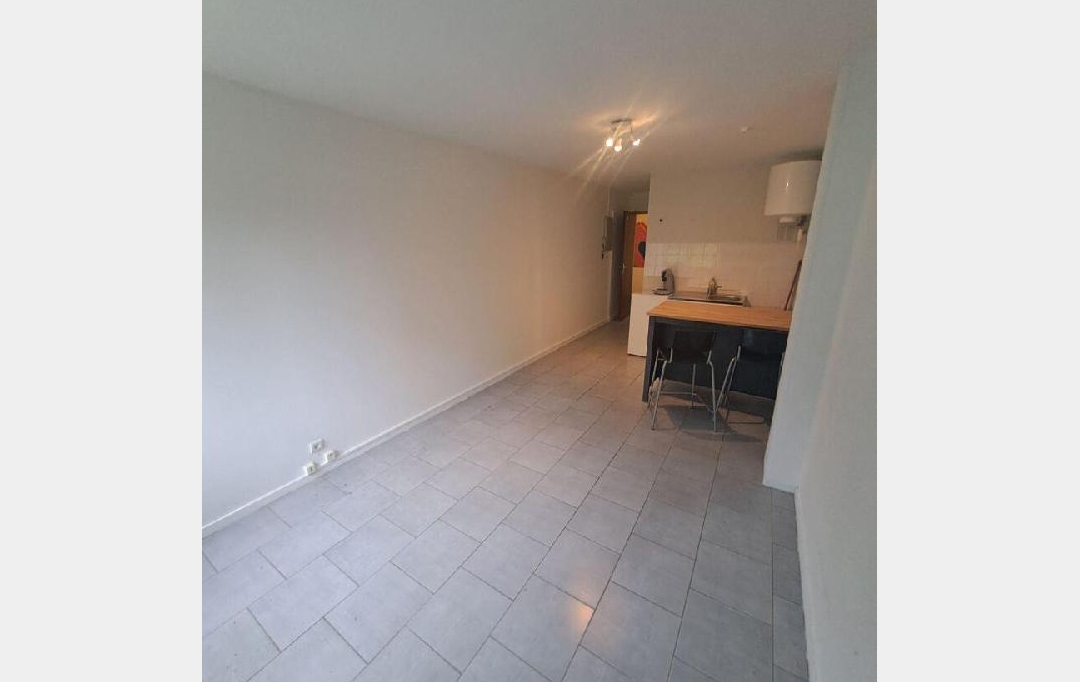 Annonces AIN RHONE : Appartement | CHARNAY-LES-MACON (71850) | 20 m2 | 400 &euro; 